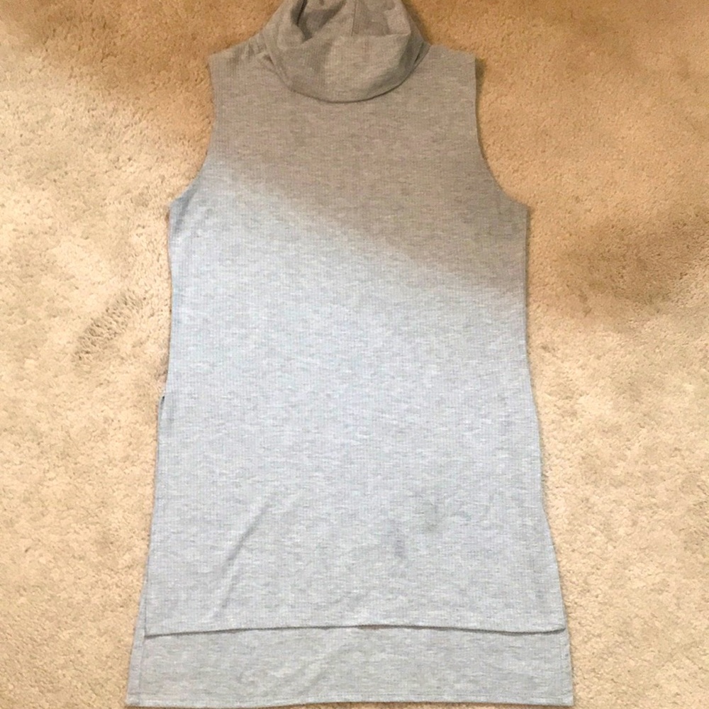 M, Gray Light Weight Sleeveless Tunic